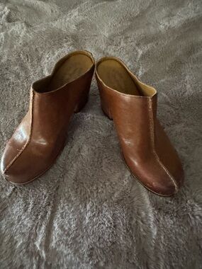 Kork-Ease Brown Leather Slip-On Clogs